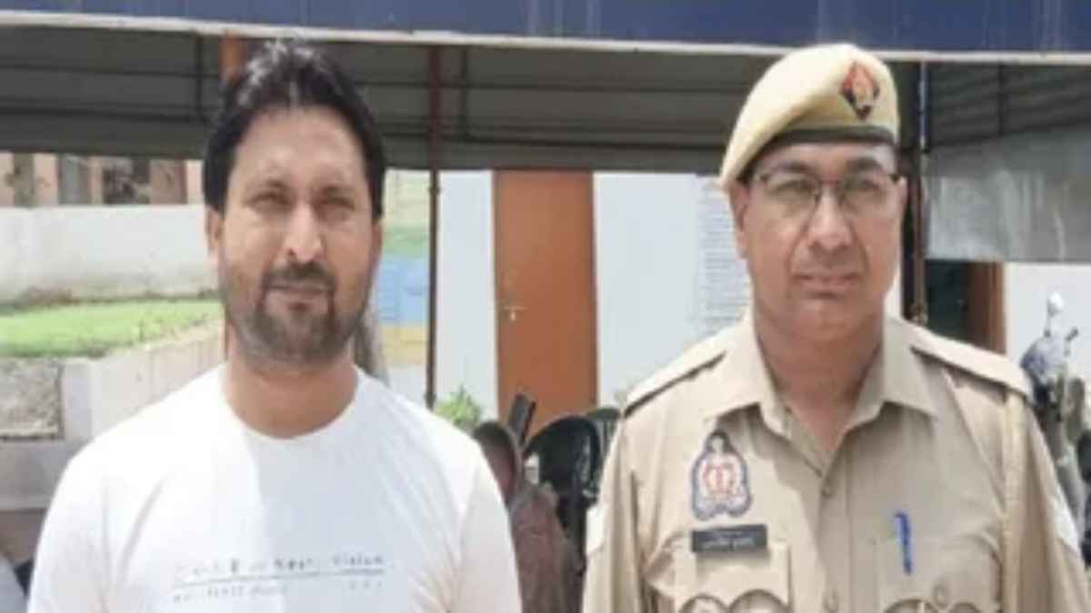 बंद होटल में चल रहा था नाबालिगों से जिस्मफरोशी का धंधा, मेरठ पुलिस ने सरगना को धर दबोचा Accused in police custody