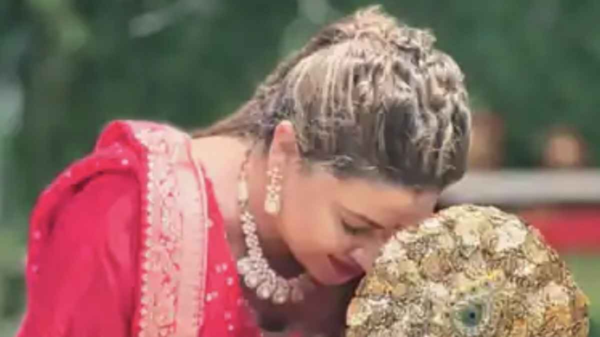 Actress Sambhavna Seth