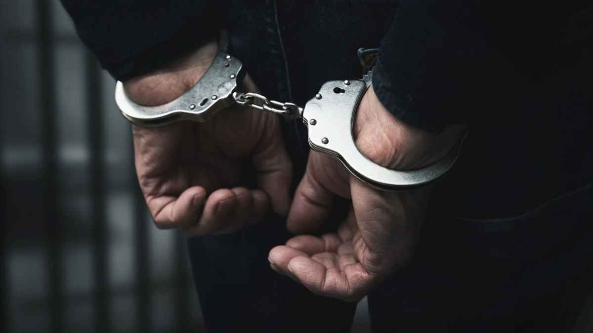 कांगड़ा में बड़ी ड्रग स्ट्राइक! 4 किलो चरस के साथ तस्कर गिरफ्तार, 18 घंटे के महा-ऑपरेशन में ऐसे ध्वस्त हुआ नेटवर्क Arrested