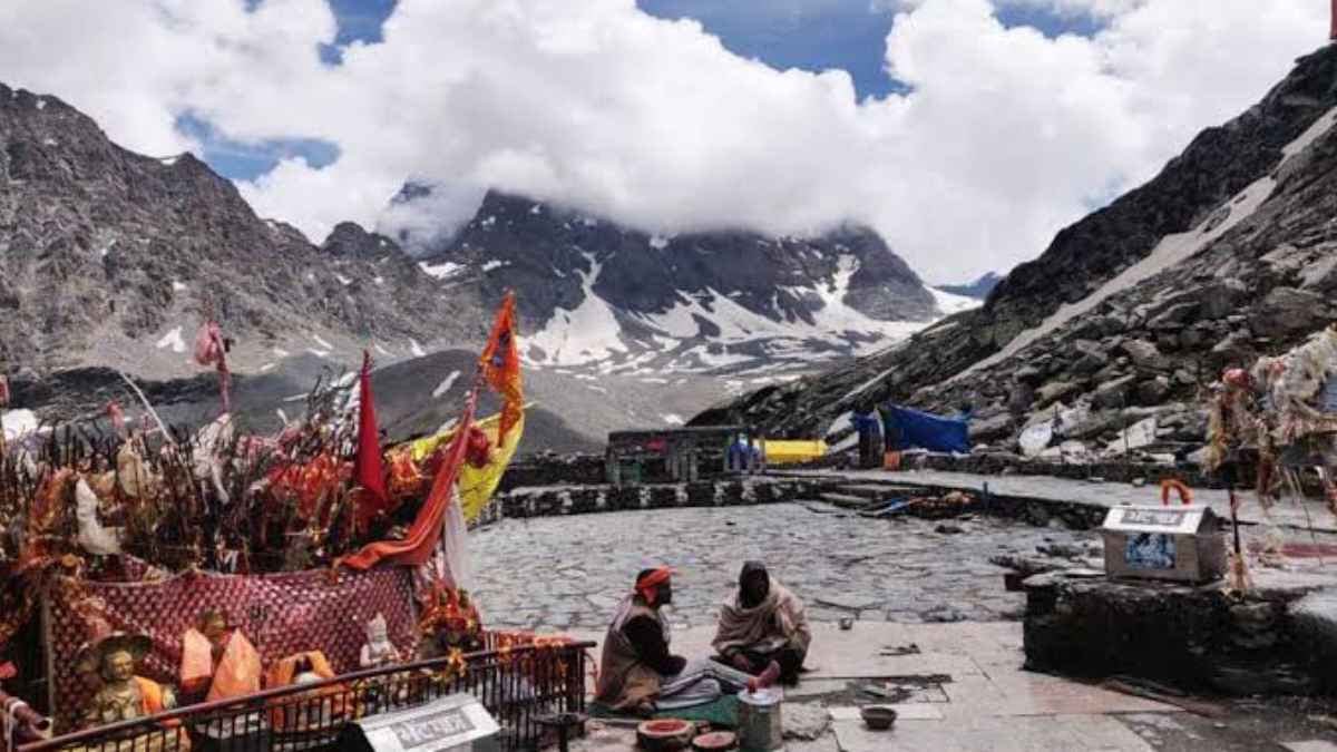 मणिमहेश जाने वाले सावधान! प्रशासन ने अचानक लगाई रोक, उल्लंघन किया तो होगी जेल Manimahesh Yatra