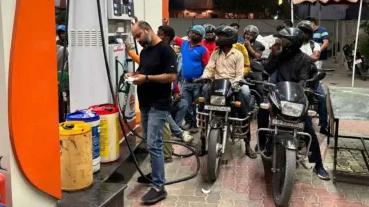 ईंधन संकट: तेल की तलाश में रोजाना बर्बाद हो रहा हजारों लीटर पेट्रोल, वाहन चालकों पर दोहरी मार PetrolDieselShortage