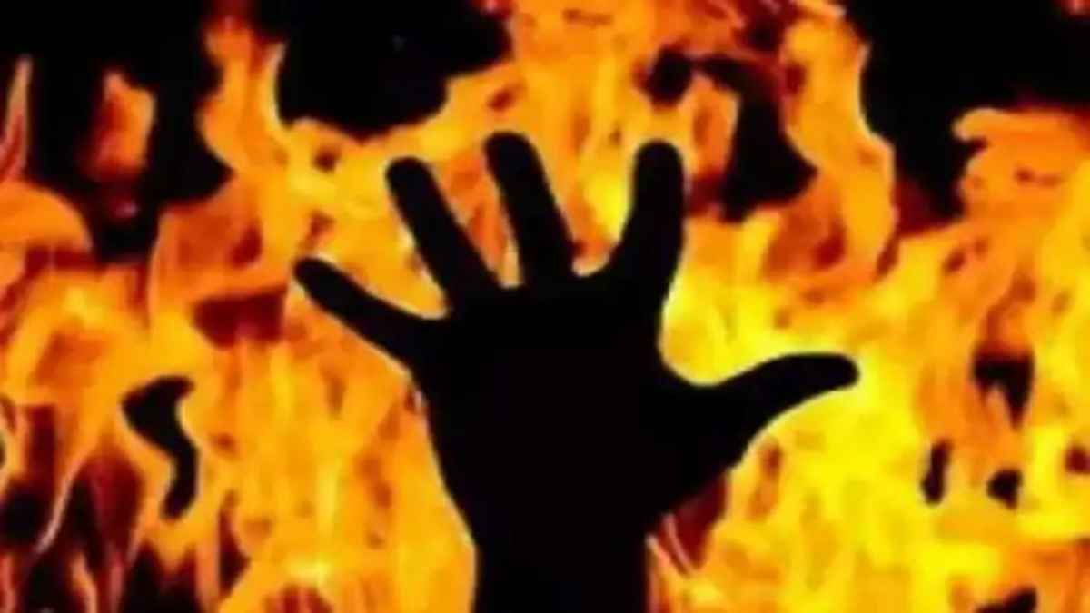 पुलिस की अनदेखी ने महिला को आग लगाने पर किया मजबूर! रेप की शिकायत लेकर काट रही थी चक्कर, अब PGI में जिंदगी-मौत की जंग fire