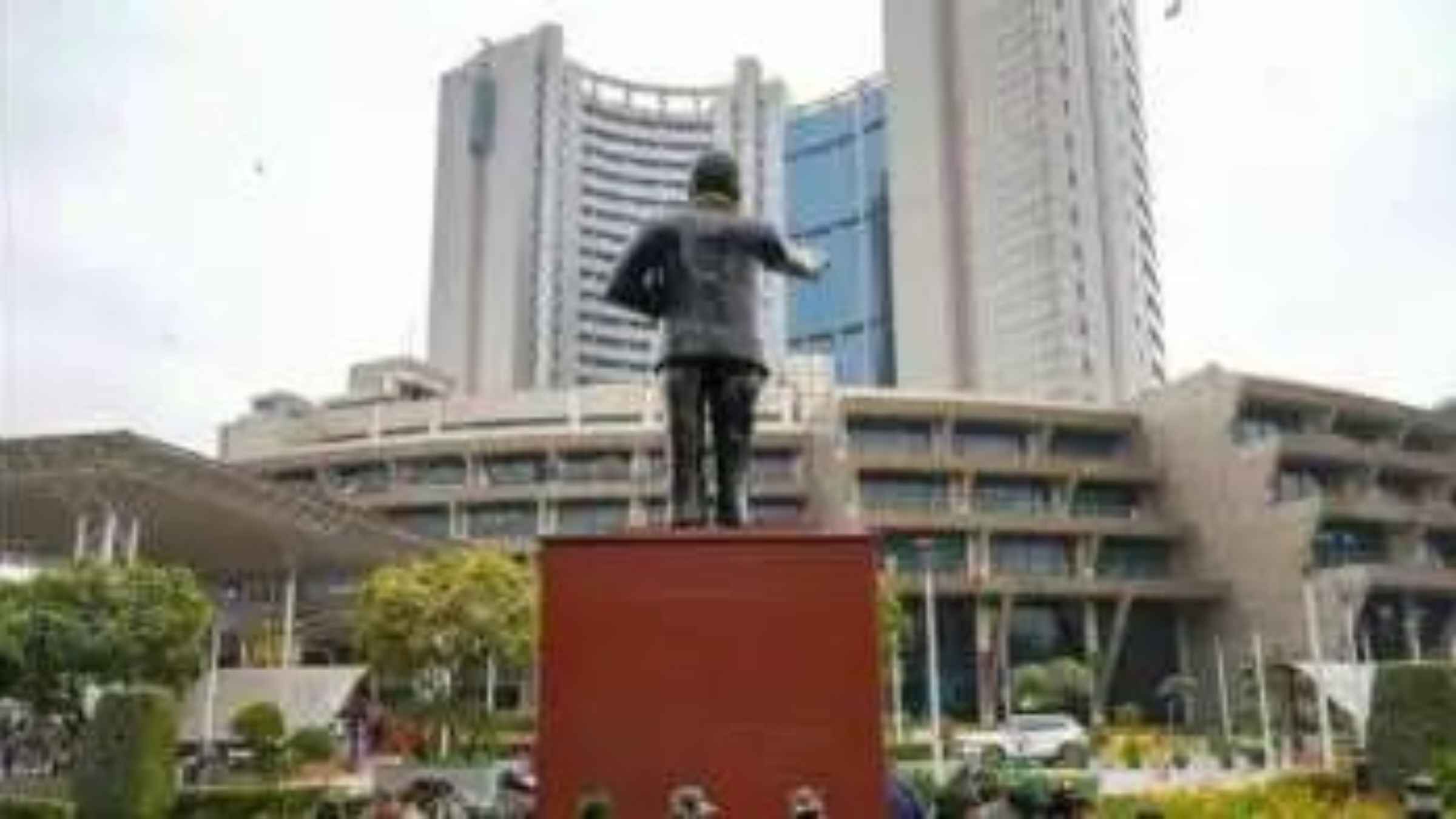 MCD में फिर बदलेगी सत्ता की कमान? आज मेयर चुनाव में बीजेपी का पलड़ा भारी, जानें किसके पास कितने वोट mcd mayor election 2026 delhi news