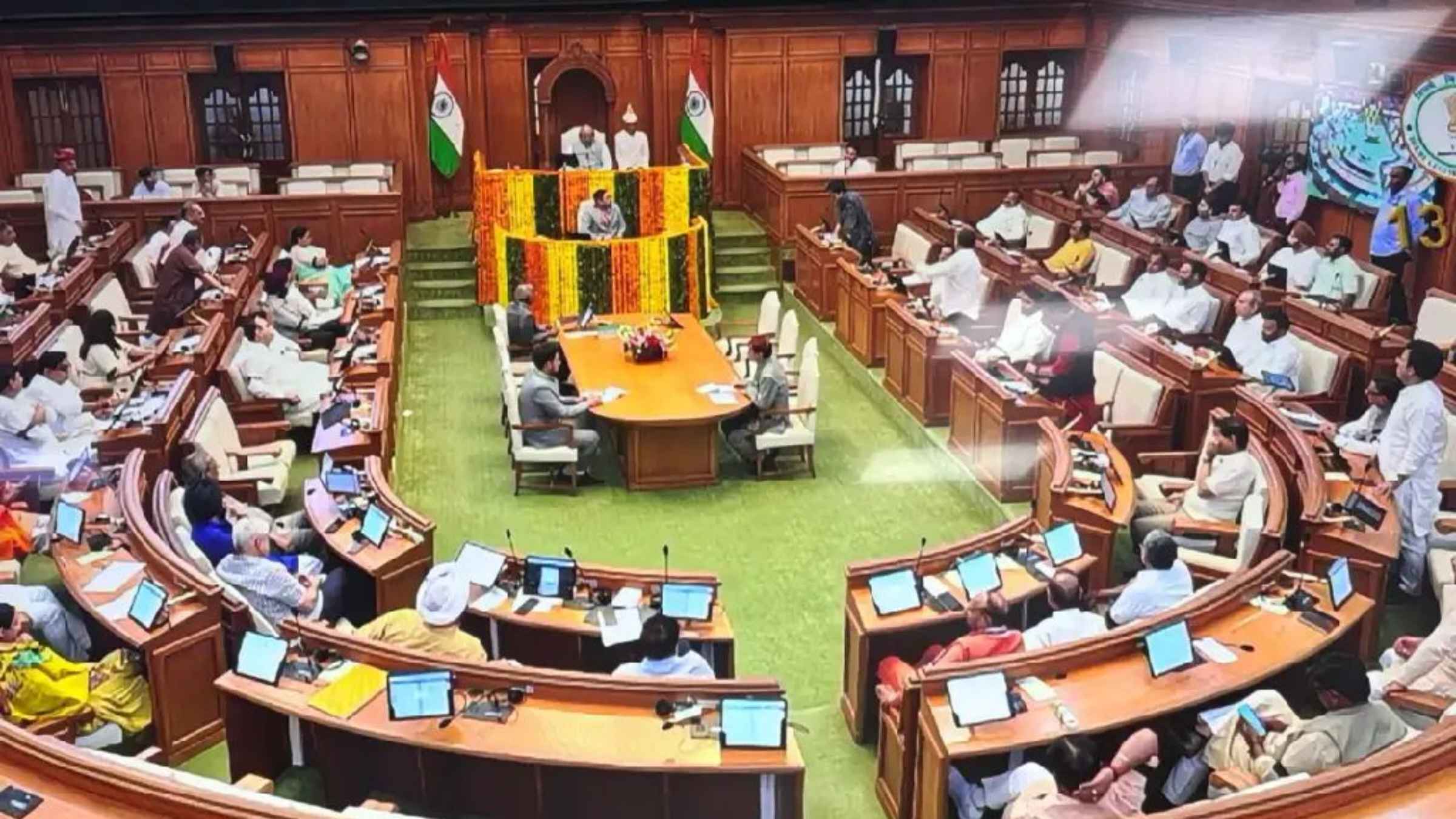 दिल्ली विधानसभा का वह ‘खूनी’ राज: महात्मा गांधी की मौजूदगी और 75,000 सैनिकों के बलिदान की अनकही कहानी! world war 1 delhi news