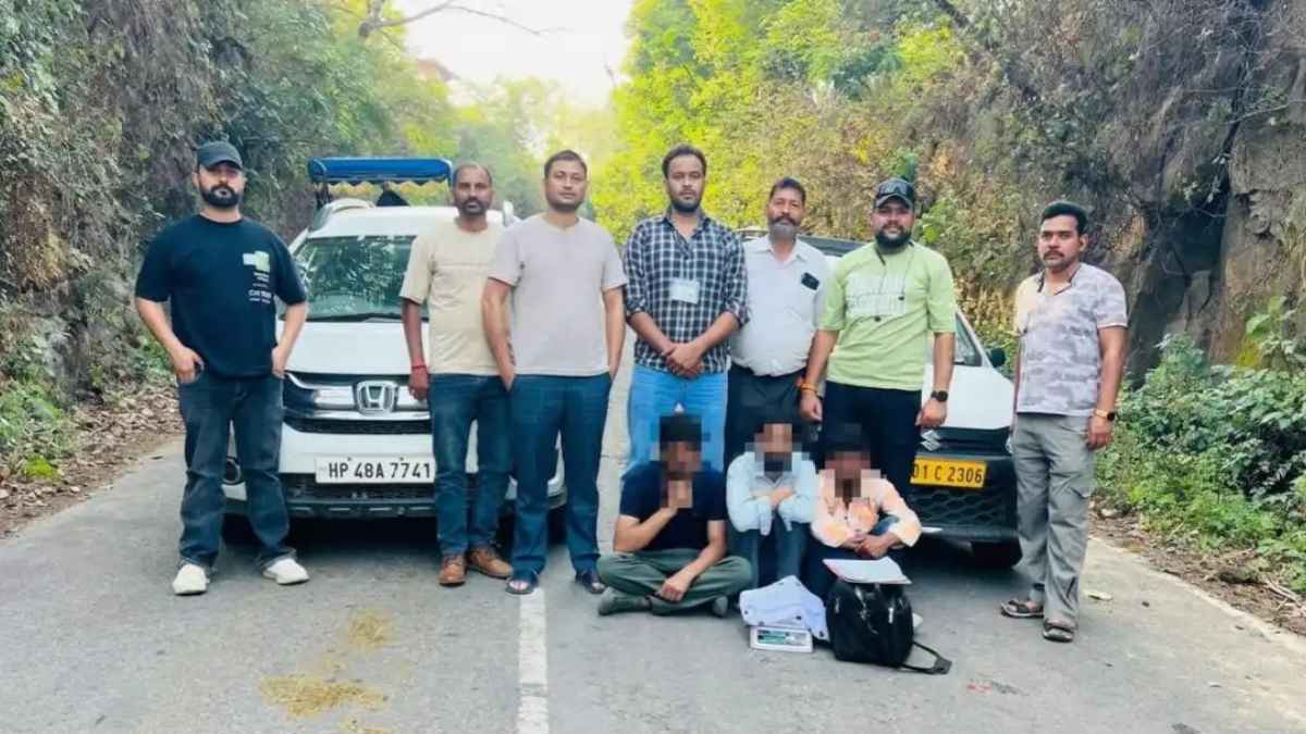 नूरपुर में नशे के सौदागरों पर पुलिस का बड़ा प्रहार: डिफेंस रोड पर लग्जरी गाड़ियों से बरामद हुई चरस की बड़ी खेप A huge consignment of hashish recovered