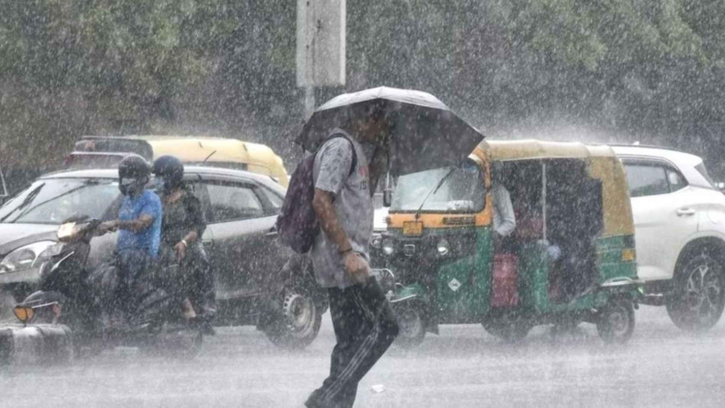 दिल्ली-NCR में भीषण गर्मी से बड़ी राहत: झमाझम बारिश और तेज हवाओं का ‘येलो अलर्ट’, जानें अगले 7 दिनों का हाल Delhi Weather IMD Alert