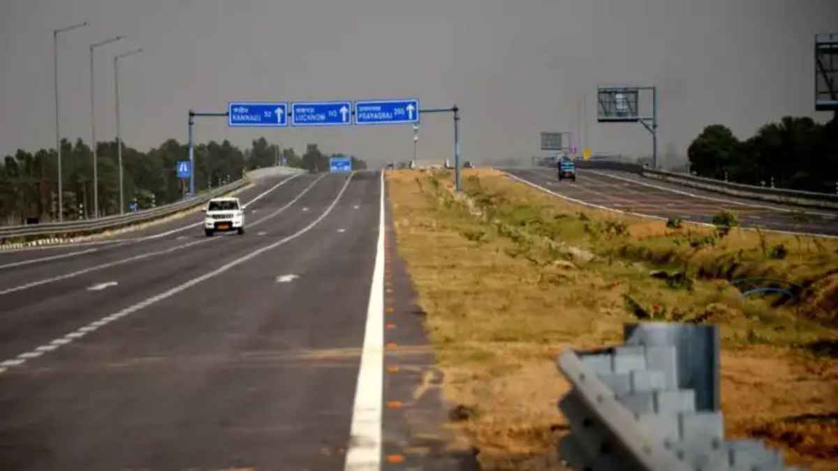 UP Weather Update: आंधी-बारिश और ओलों से गिरा पारा, भीषण गर्मी से मिली राहत, जानें अगले 24 घंटे का हाल ExpresswayConnectivity