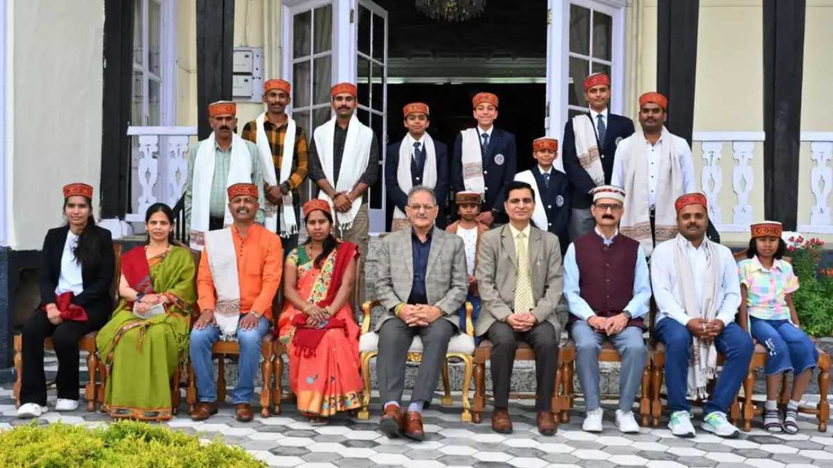 पहाड़ों की रानी शिमला में गुजरात और महाराष्ट्र का संगम: राज्यपाल ने हिमाचली टोपी पहनाकर क्यों किया भव्य स्वागत? Gujarat and Maharashtra Foundation Day