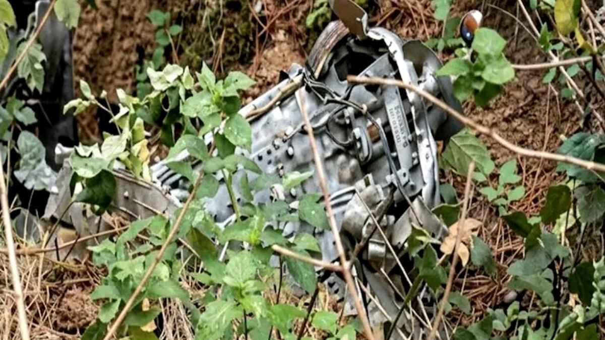 हमीरपुर में भीषण सड़क हादसा: गहरी खाई में गिरी कार, पति-पत्नी की मौत Hamirpur Accident