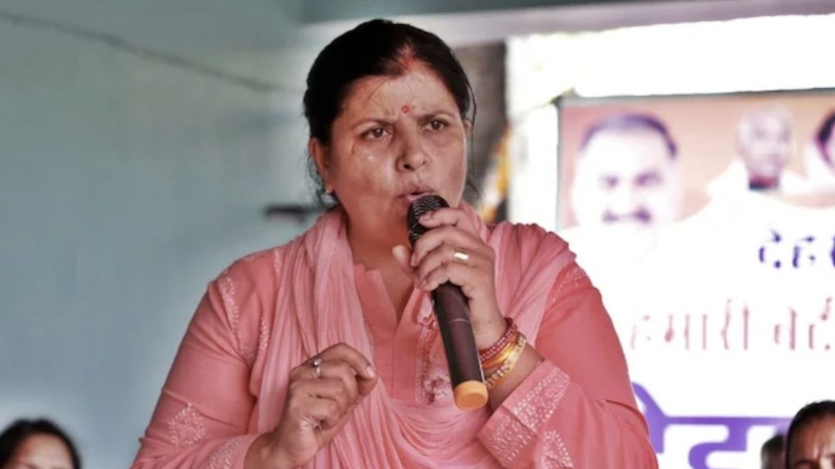 ‘तुम तो मेरे क्लास फेलो रहे हो…’, स्कूल की बदहाली देख भड़कीं CM सुक्खू की पत्नी, क्लासरूम में ही लगा दी प्रिंसिपल की क्लास MLA Kamlesh Thakur
