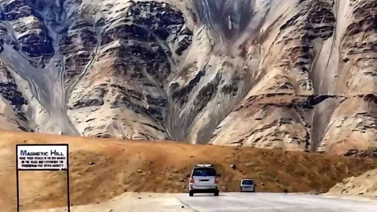 लद्दाख की वह रहस्यमयी घाटी जहां गुरुत्वाकर्षण भी मान लेता है हार, बंद गाड़ी अपने आप चढ़ने लगती है पहाड़ Megnetic Hill
