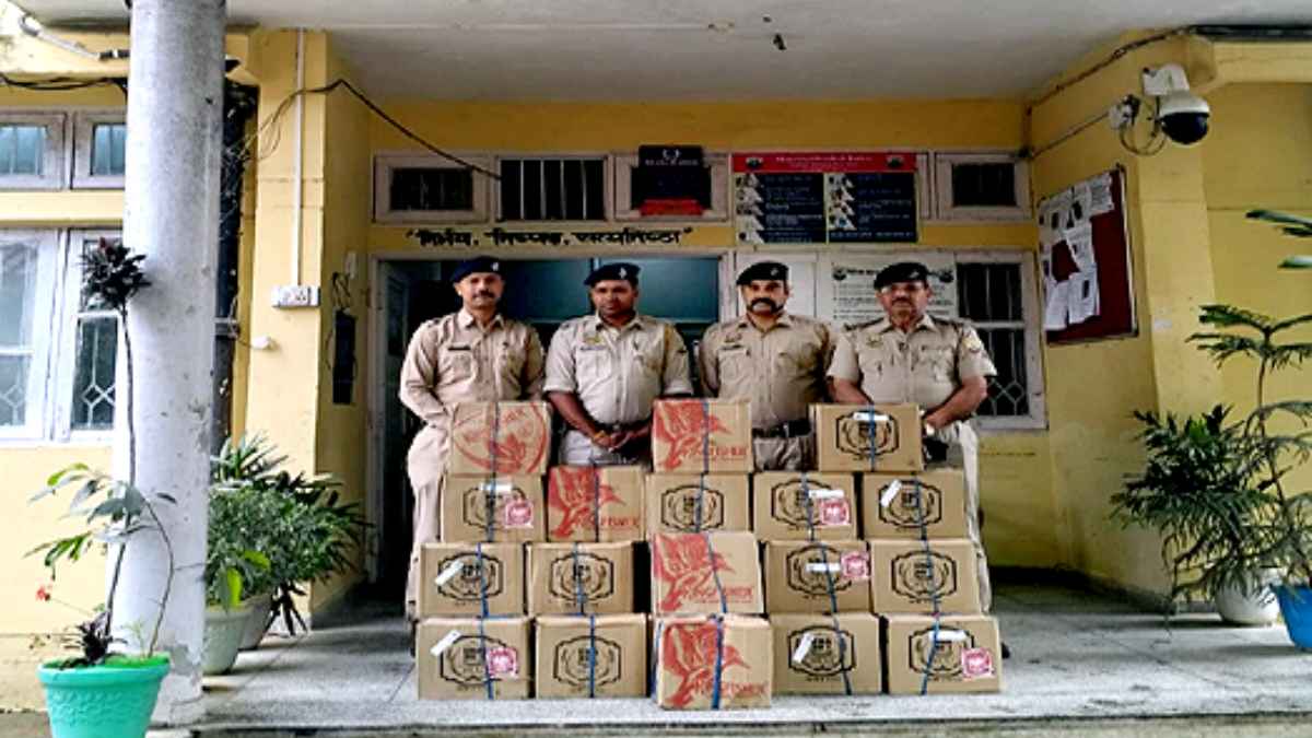 हमीरपुर: पंचायत चुनाव से पहले नादौन पुलिस की बड़ी स्ट्राइक, करियाना दुकान से भारी मात्रा में अवैध शराब बरामद Police seized illegal liquor