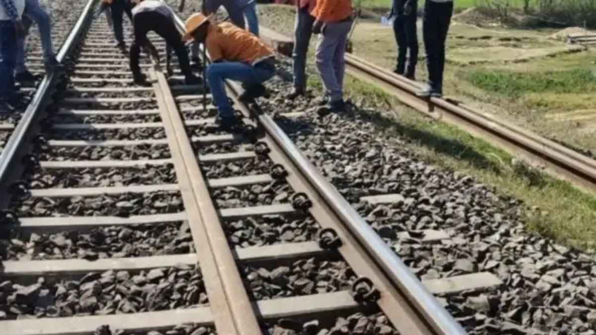 RailwayTrackAttack