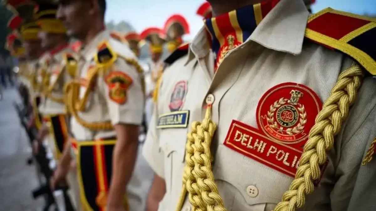 दिल्ली पुलिस का सिपाही ही निकला 50 लाख की डकैती का मास्टरमाइंड, खाकी दागदार होने से महकमे में हड़कंप! Sensational robbery of Rs 50 lakh