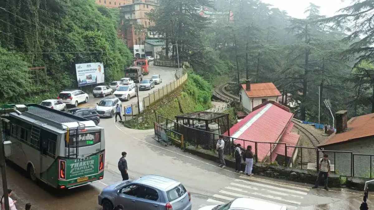 Tourists flock to Shimla