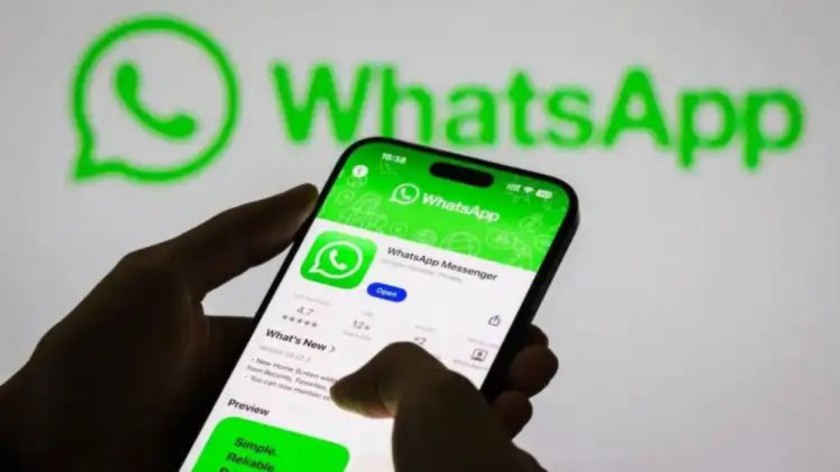 WhatsApp iOS अपडेट: चैटिंग का अंदाज बदलेगा नया ‘Liquid Glass’ डिजाइन, जानें क्या होगा खास WhatsAppUpdate