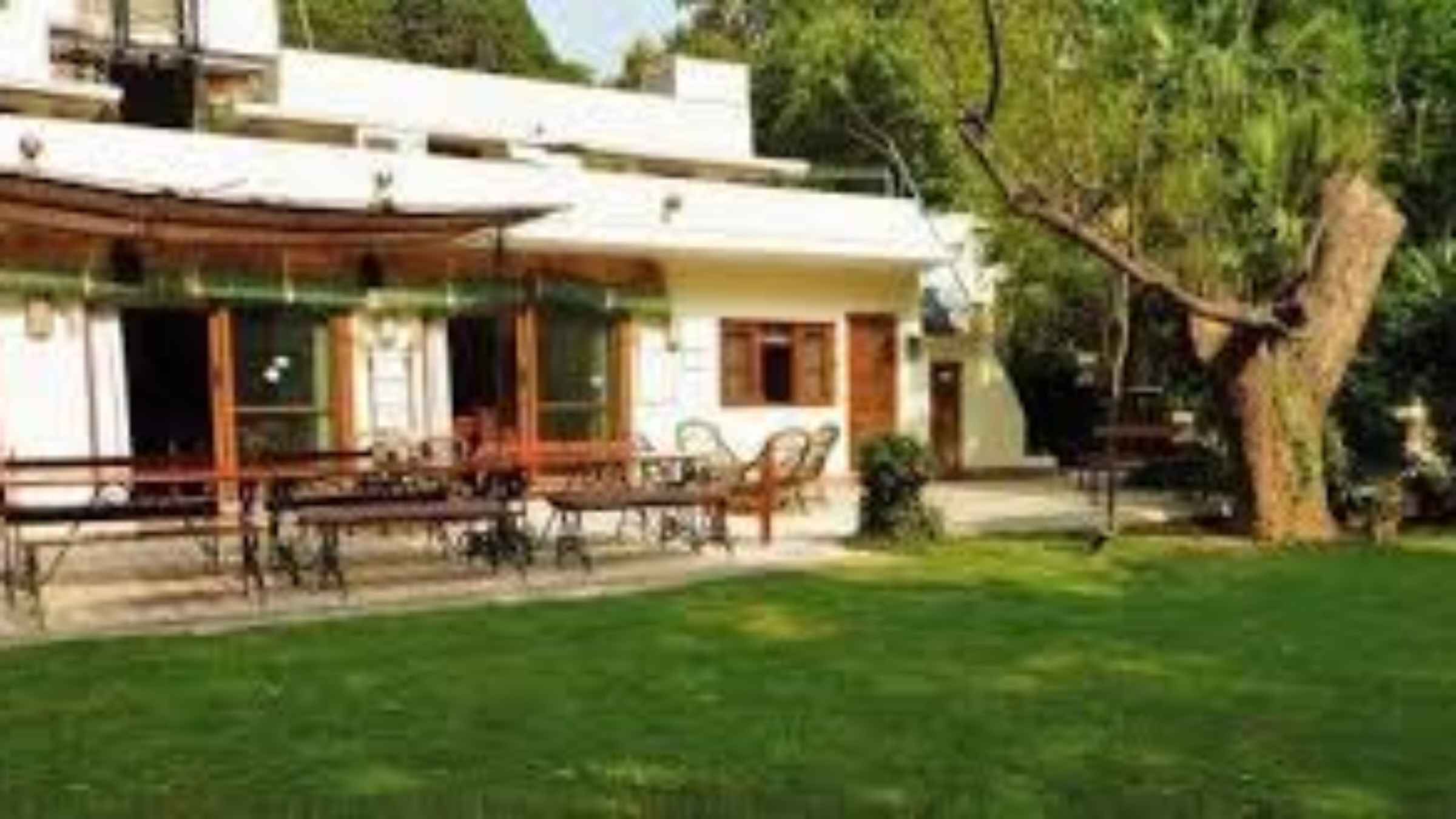 dlf chairman daughter luxury real estate delhi