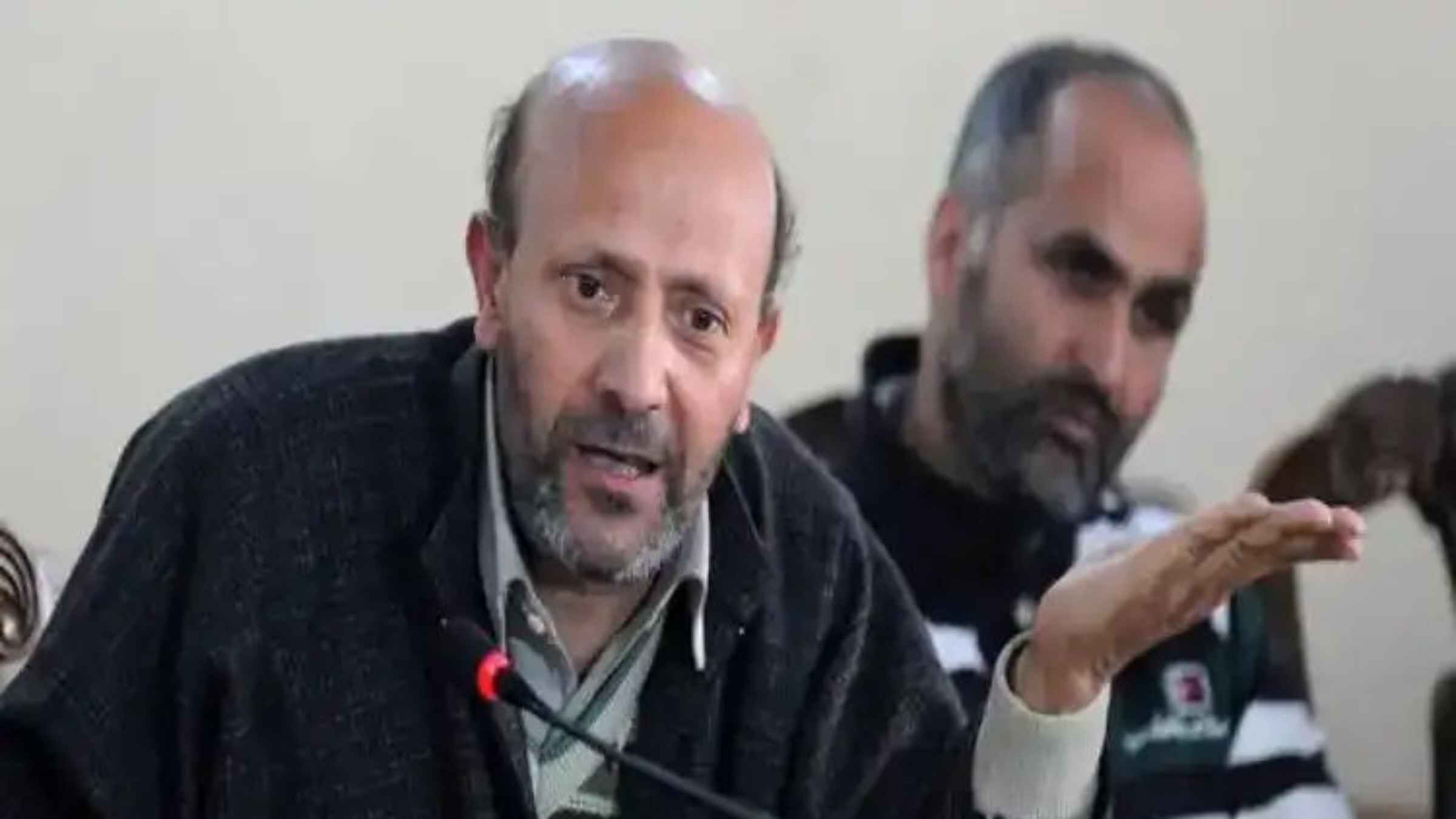 तिहाड़ जेल से AIIMS जाएंगे सांसद इंजीनियर राशिद: पिता की गंभीर हालत देख दिल्ली हाई कोर्ट ने बदला अपना ही फैसला! engineer rashid delhi high court