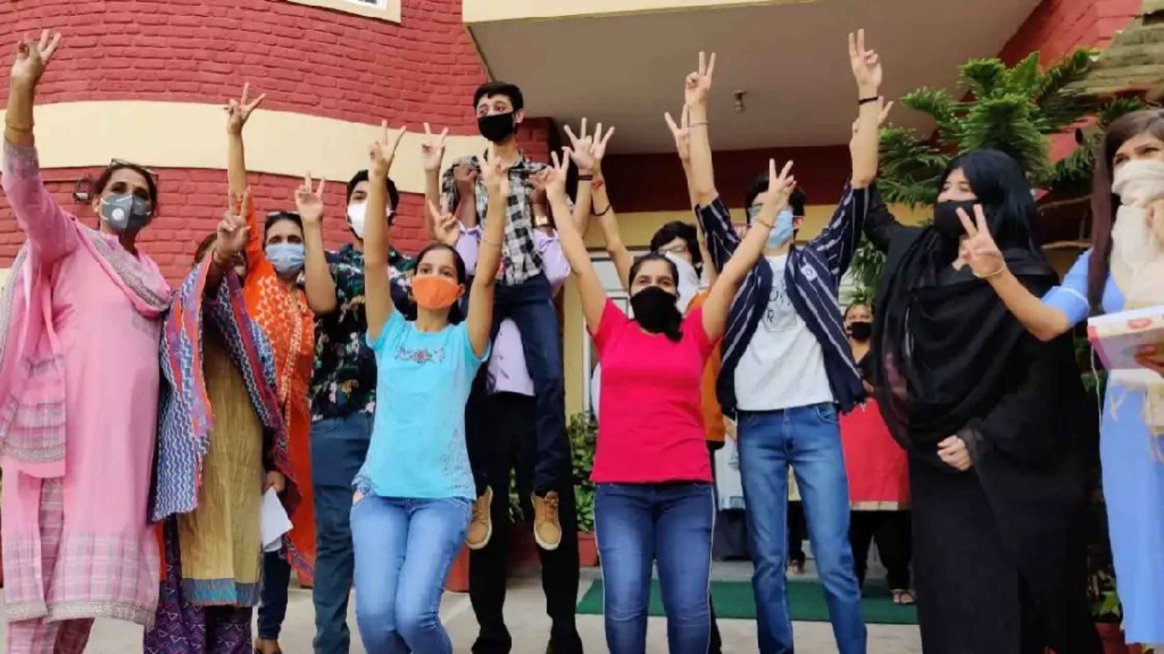 HBSE 12th Result 2026: हरियाणा बोर्ड में बेटियों का दबदबा, दीपिका बनीं प्रदेश टॉपर, क्या रहा आपका स्कोर? hbse 12th result haryana board result 2026