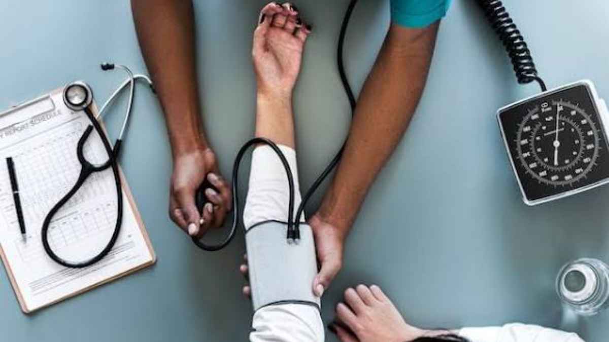 Health Checkup After 30: 30 की उम्र के बाद शरीर में होने वाले बदलावों को न करें नजरअंदाज, समय पर कराएं ये जरूरी टेस्ट health test